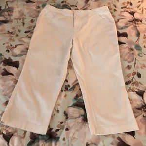 *SALE* Plus size women’s Capri pants